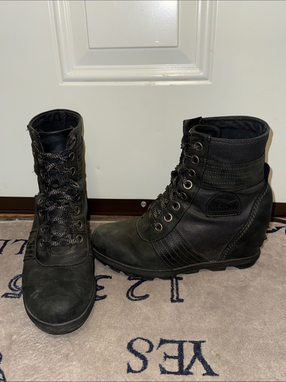 Sorel Lace-Up Wedge Ankle Boots size 9